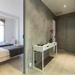 Centrally Located Modern 2 Bed In With Aircon And High Ceilings And Modern Design 696 Cannes
