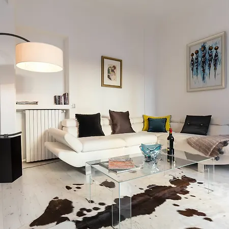 Centrally Located Modern 2 Bed In With Aircon And High Ceilings And Modern Design 696 * Cannes
