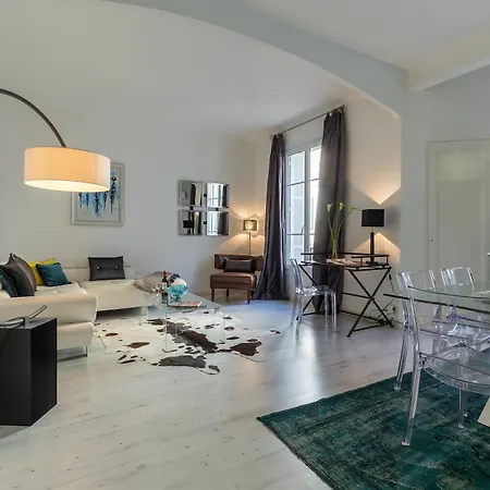 Centrally Located Modern 2 Bed In With Aircon And High Ceilings And Modern Design 696 * Cannes