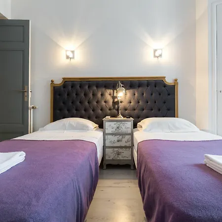 Modern: 2-bed With Aircon Cannes